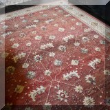 D01. Persian style rug. Approx 9'9” x 12'3” 